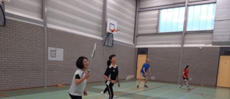 Gezellige husselavond met probeerbadmintonners
